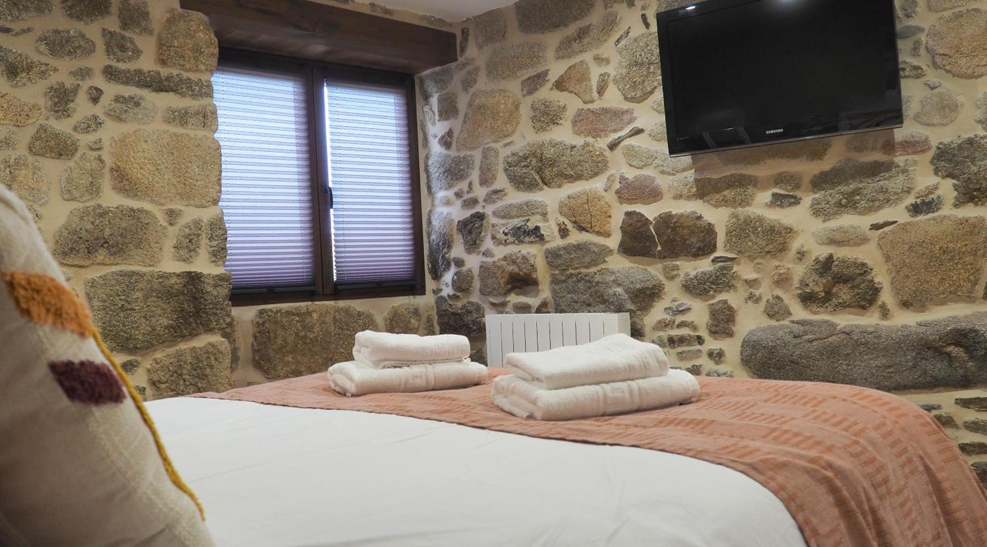Apartamentos Muralla Sacra Sober Buitenkant foto