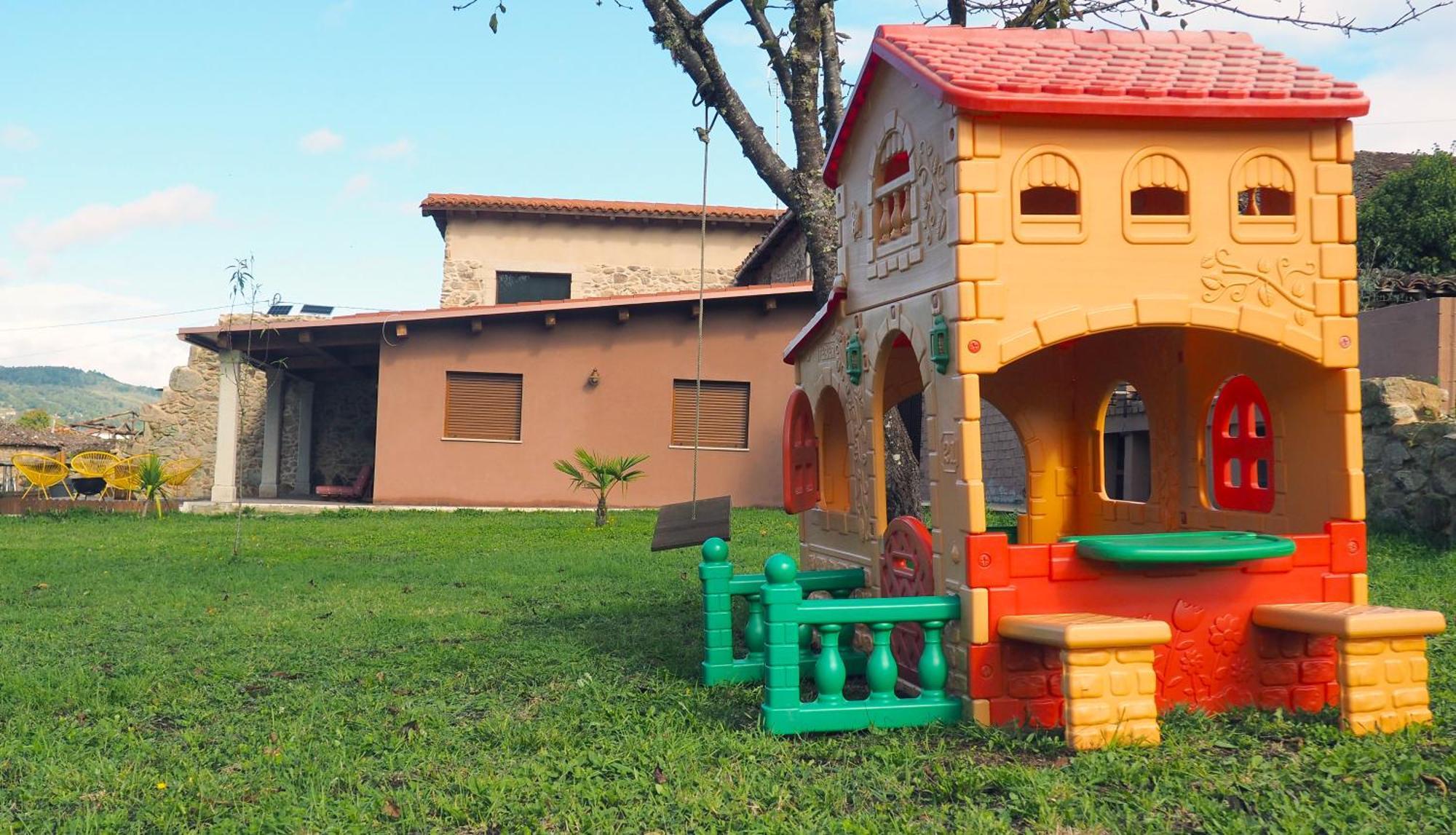 Apartamentos Muralla Sacra Sober Buitenkant foto