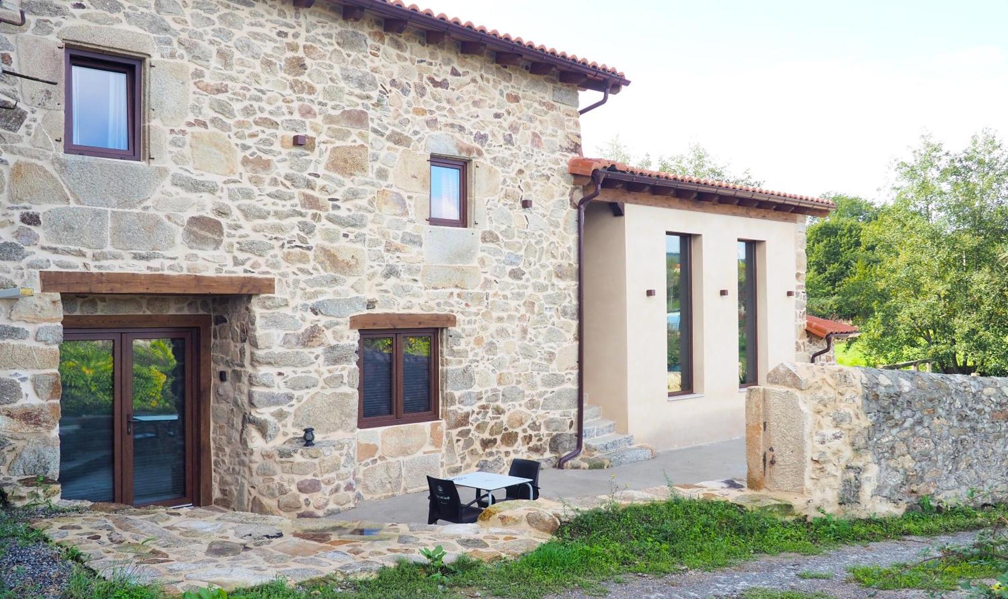 Apartamentos Muralla Sacra Sober Buitenkant foto