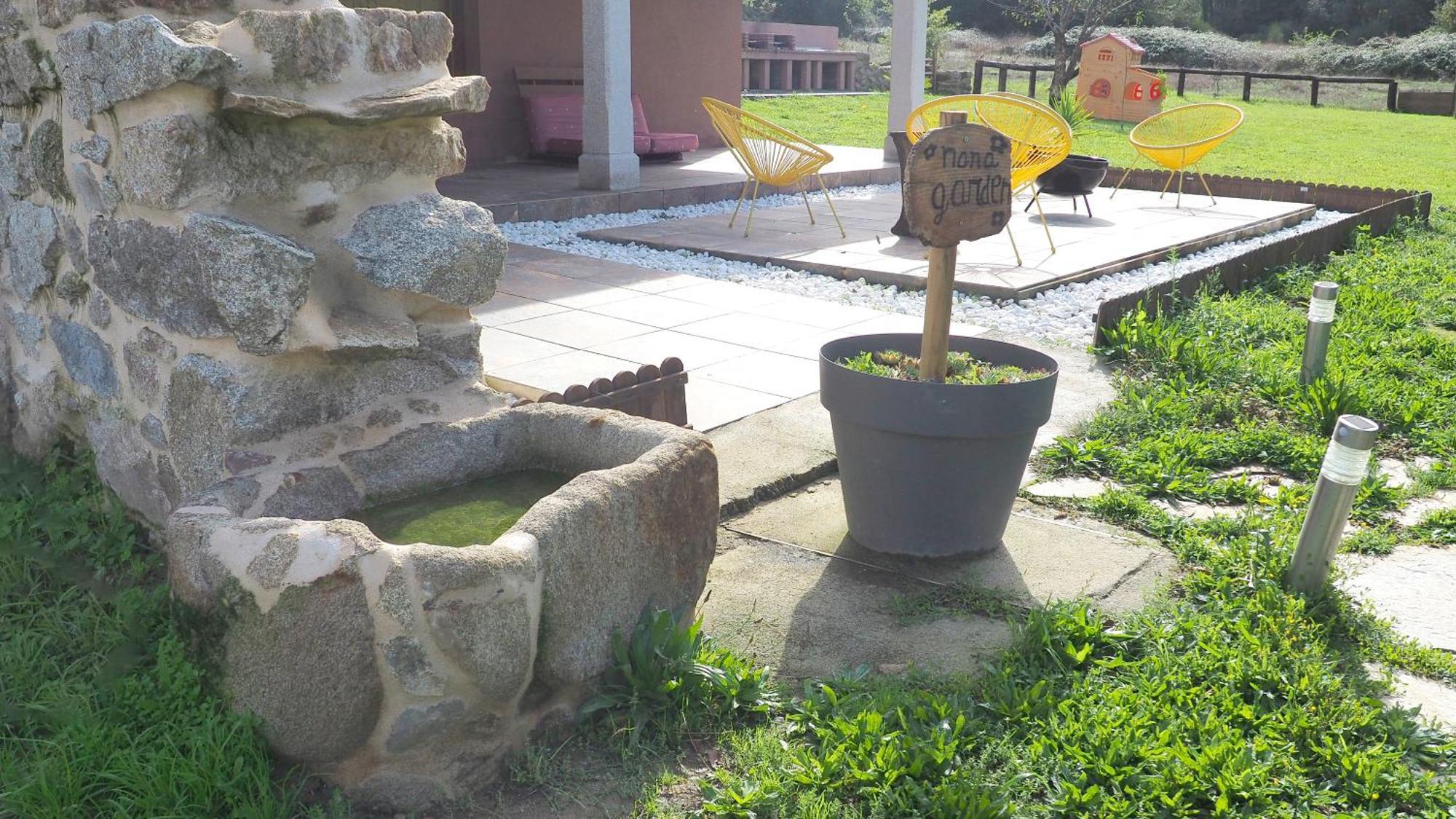 Apartamentos Muralla Sacra Sober Buitenkant foto