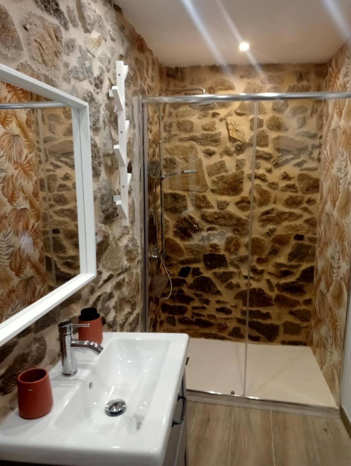 Apartamentos Muralla Sacra Sober Buitenkant foto